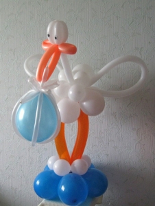 Фигура из воздушных шаров ''АИСТ''